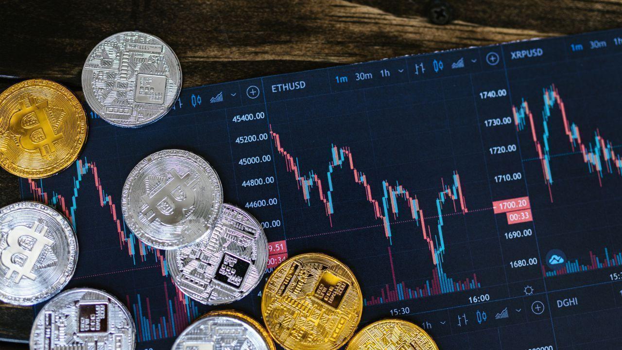 Singapore Orders Unlicensed Crypto Exchanges to Exit by June 2025