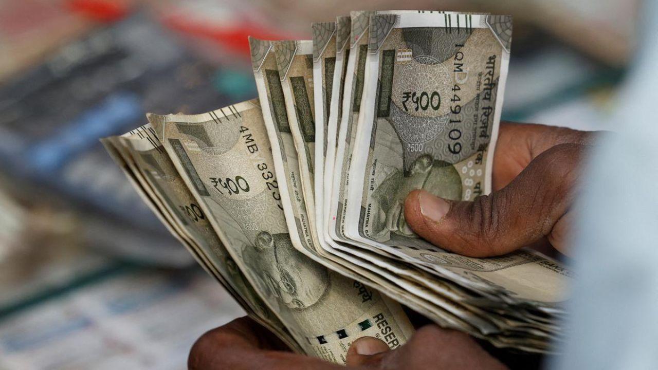 Rupee Drops by 6 Paise, Now at 86.17 Against US Dollar in Early Trade