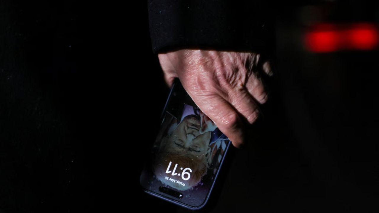 Trump Mobile Launches: $499 Gold Smartphone, US-Based Service Unveiled