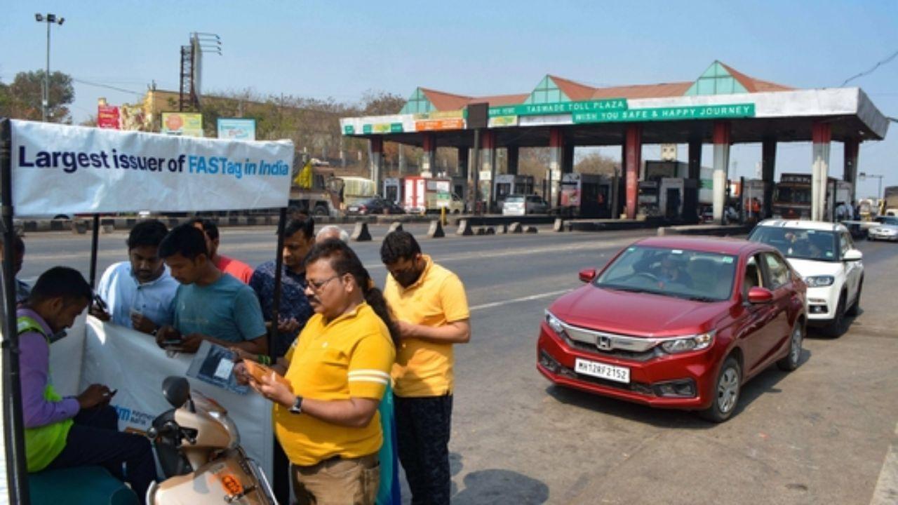 Nitin Gadkari launches Rs 3,000 FASTag annual pass for private cars