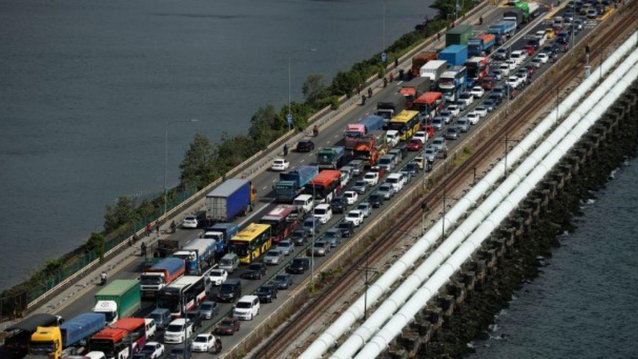 Heavy Traffic at Woodlands Checkpoint, 3-Hour Delay