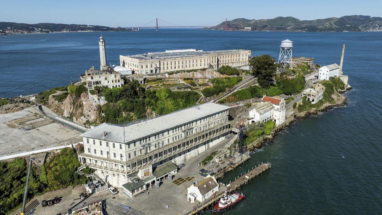 Florida Builds Alligator Alcatraz Migrant Camp in Everglades