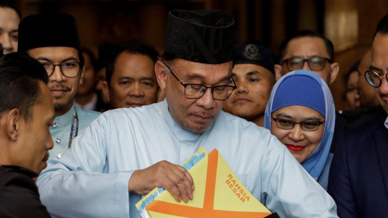 PM Anwar Malaysian Bar Free to March for Judicial Integrity