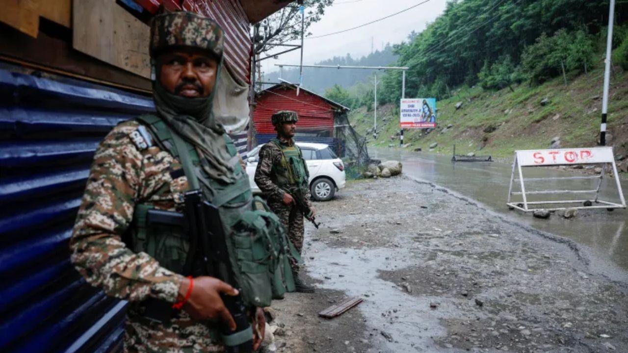 Amit Shah 3 Kashmir Attackers Killed in Srinagar