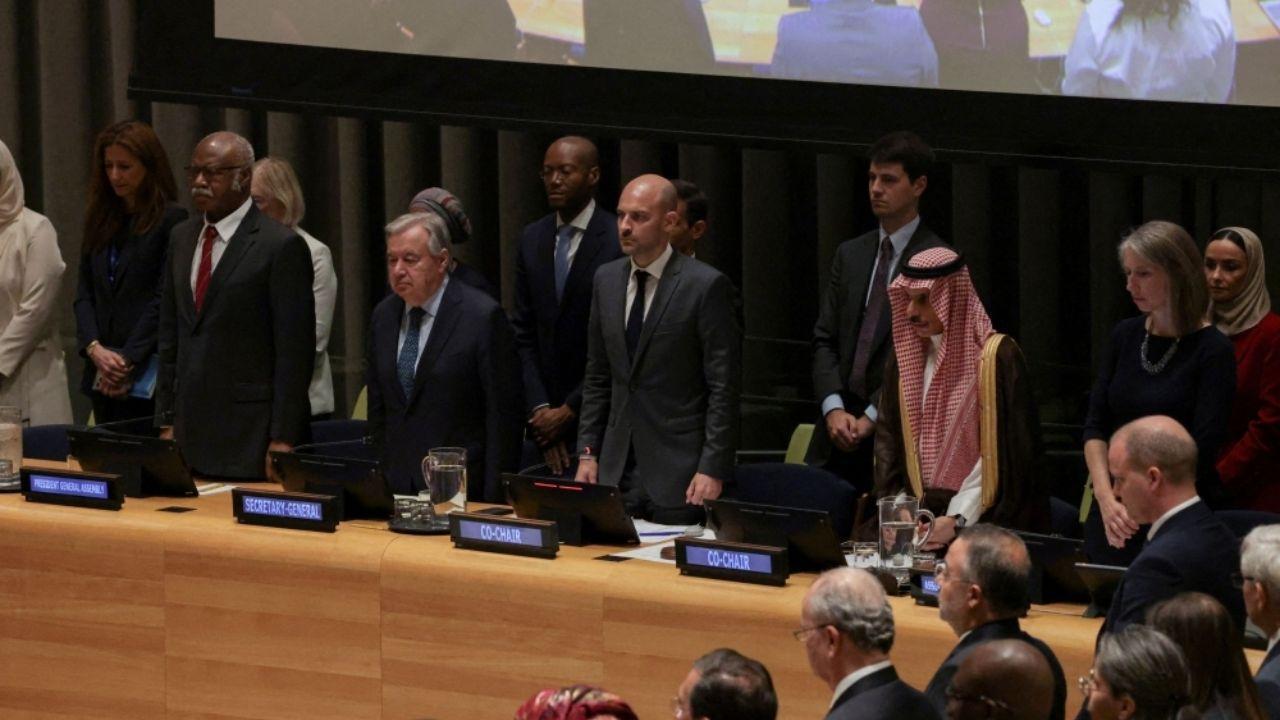 Arab Nations West Urge Hamas to Disarm and Leave Gaza