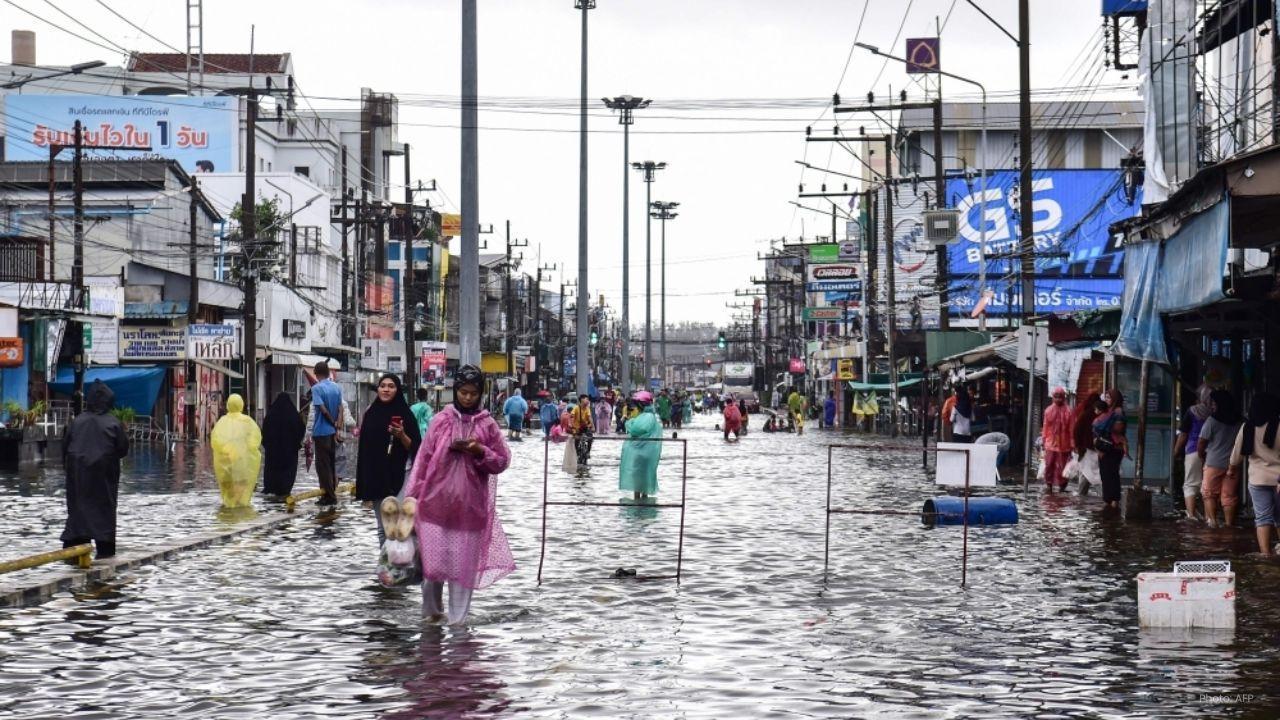 Thailand Warns of Thunderstorms Across 36 Provinces Heavy Rain Thailand Warns of Thunderstorms Across 36 Provinces Heavy Rain