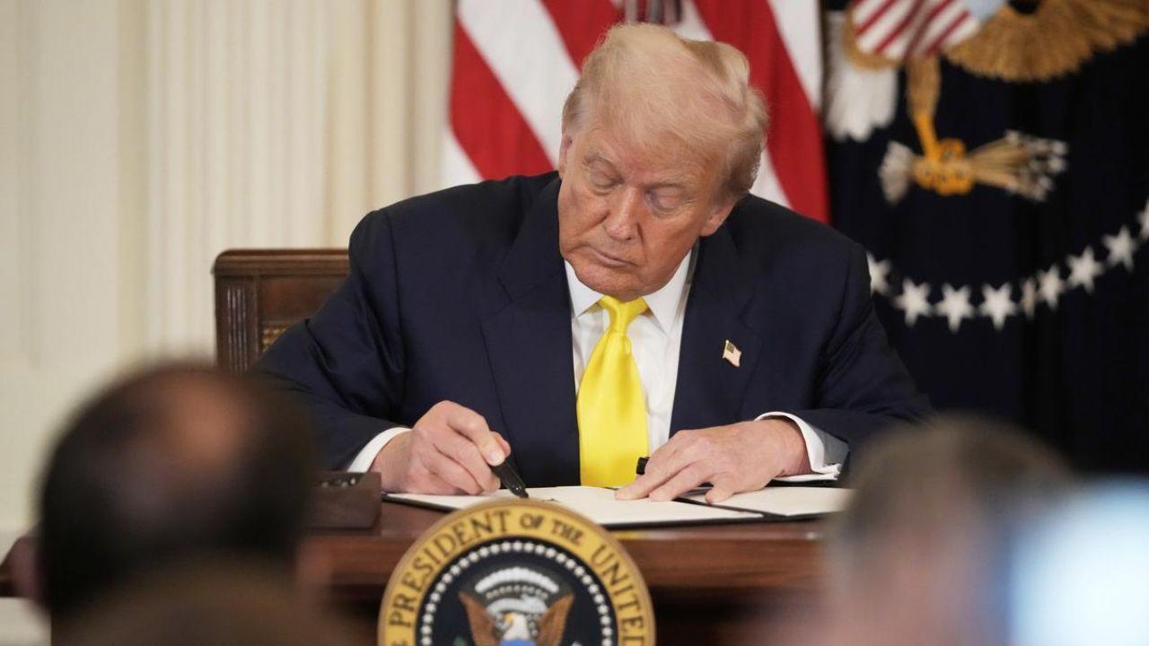 Trump Halts Trade Talks With India Over Tariff and Oil Dispute
