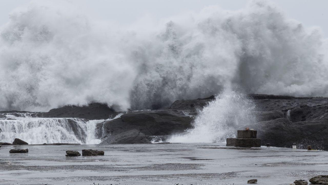 Mega Tsunami Threat Looms Over US Pacific Coast