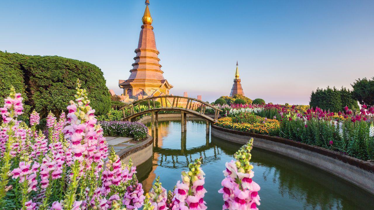 Thailand Plans Free Domestic Flights for Foreign Tourists 2025