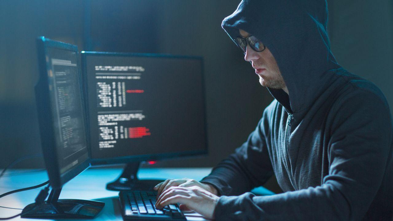 Nigeria Deports 102 Cyber Scammers Over Romance and Crypto Fraud