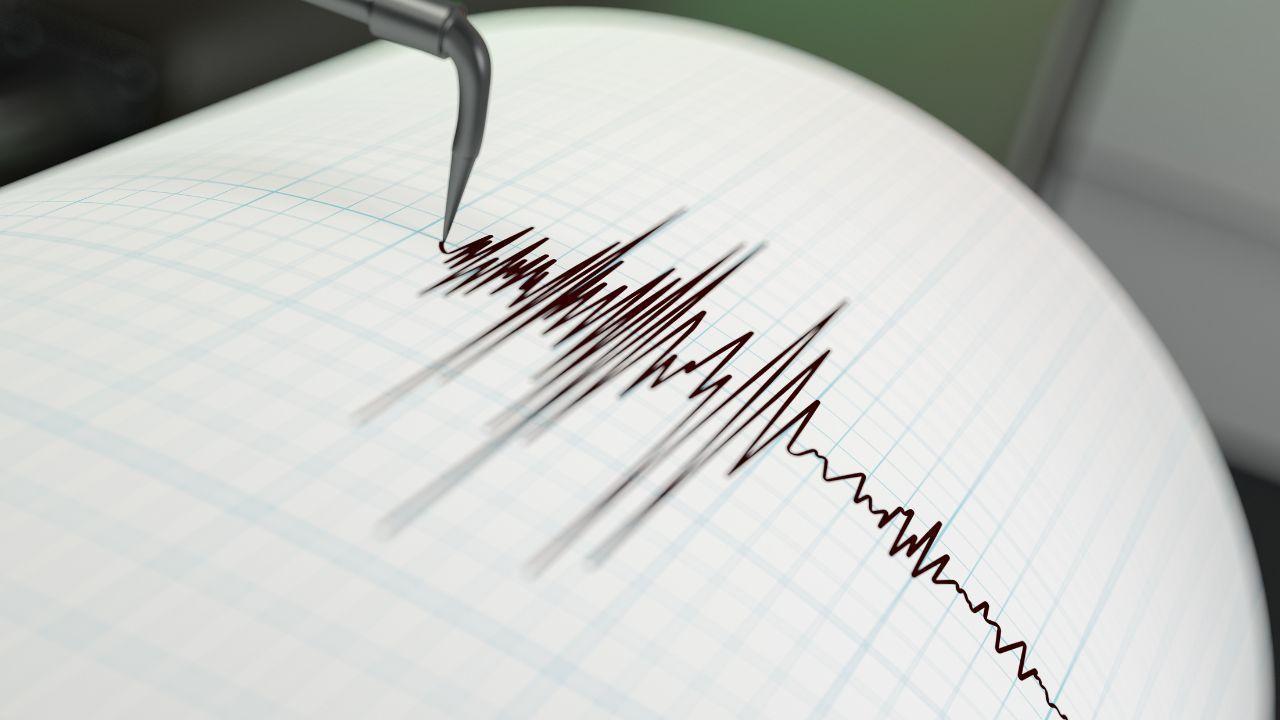 Strong 7.5 Magnitude Earthquake Hits Drake Passage Between Continents