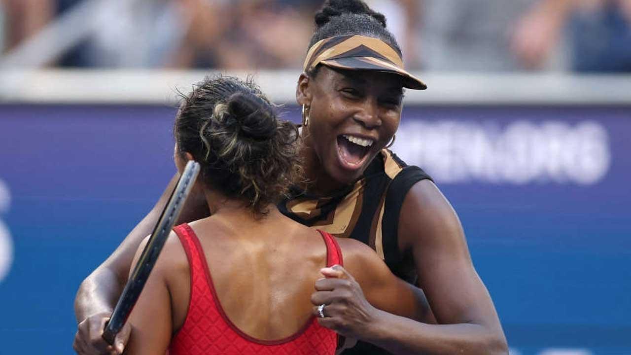 Venus Williams and Leylah Fernandez Reach US Open Doubles Quarter-Finals with Serena’s Support