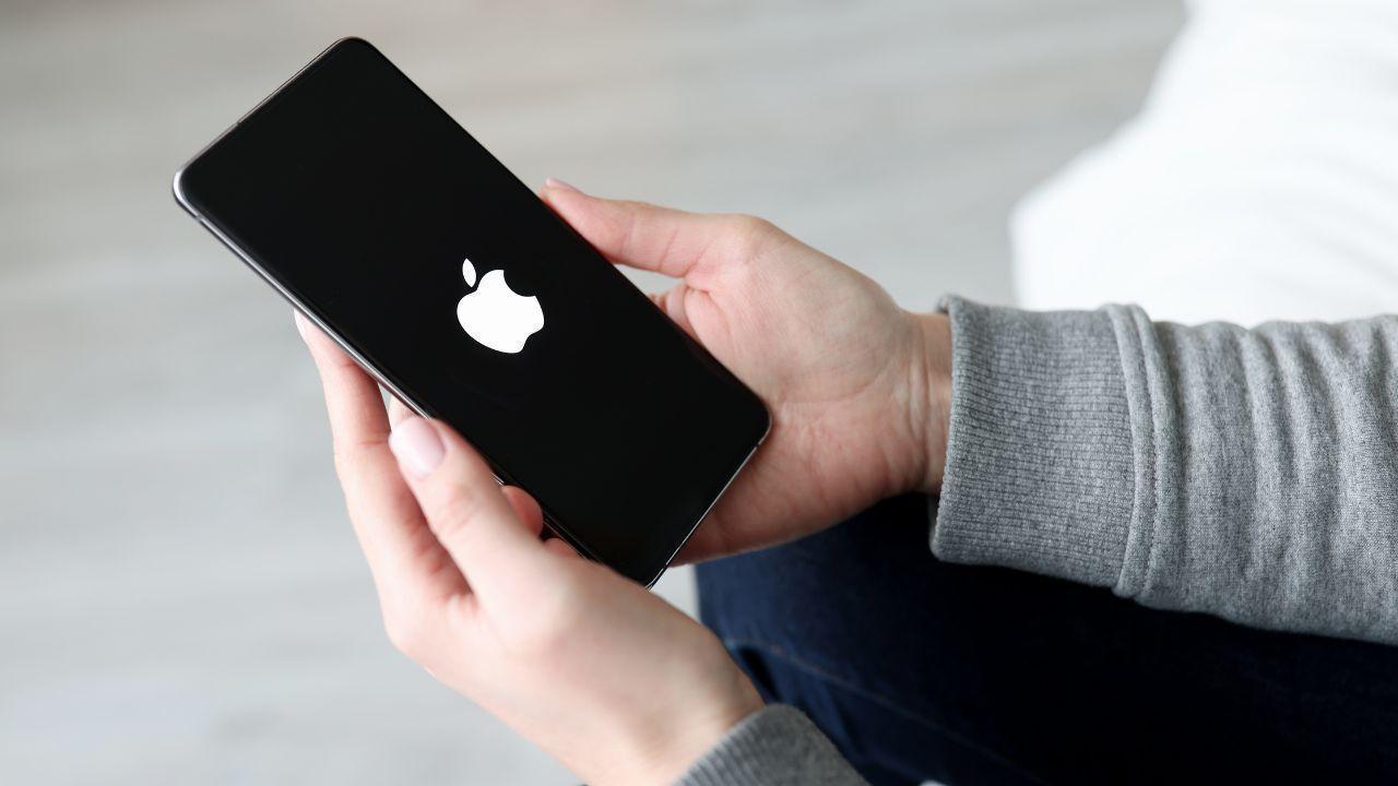 Apple to Launch New AI-Powered Siri Search Next Year to Rival ChatGPT