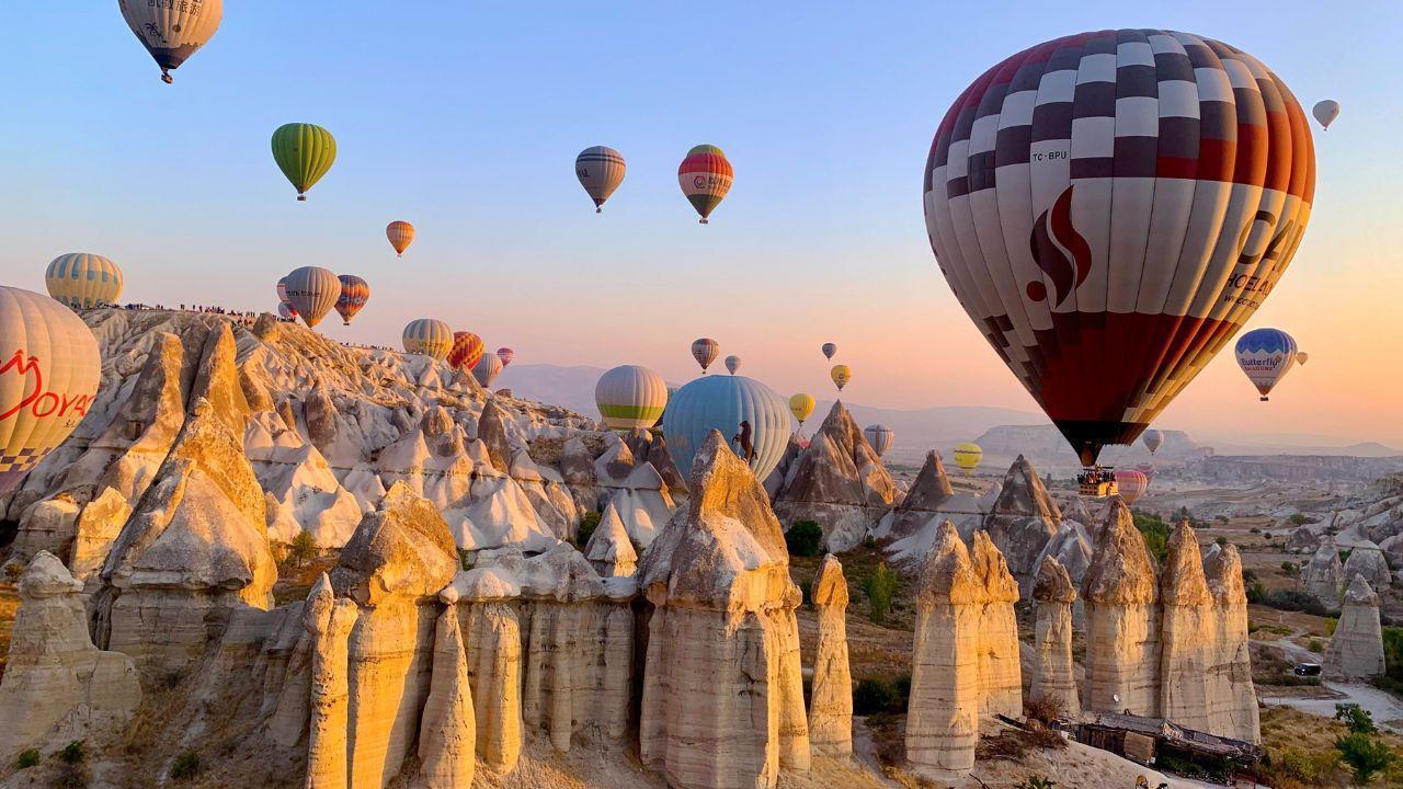 Romantic Getaways: Top Destinations for Couples Seeking Blissful Tourism Journeys