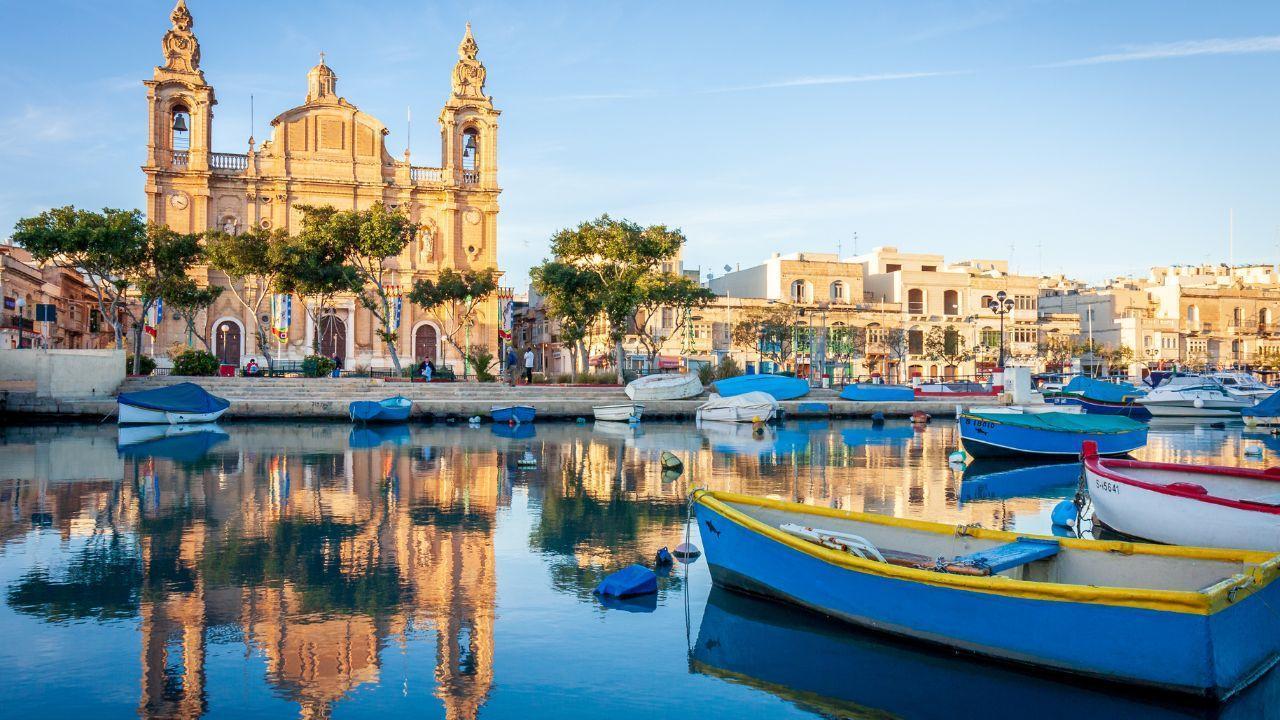 The Global Impact of Tourism: Connecting Cultures and Driving Economies