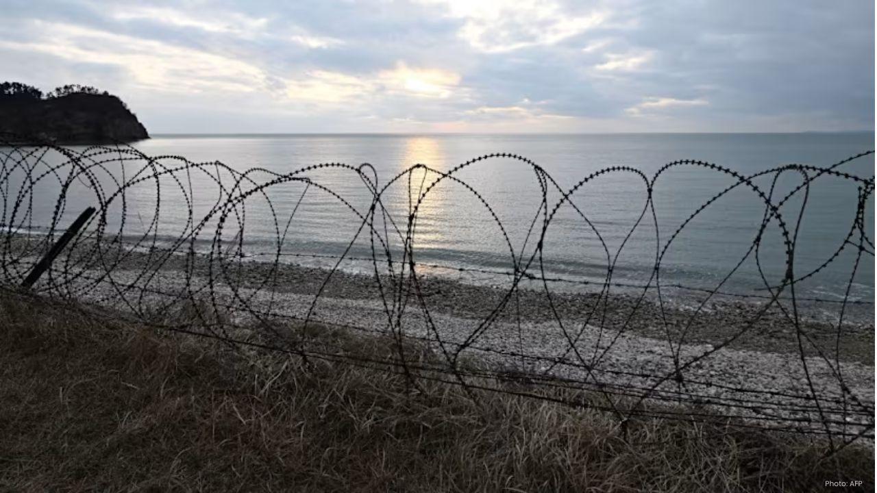 South Korea Fires Warning Shots at North Korean Vessel Near Border South Korea Fires Warning Shots at North Korean Vessel Near Border