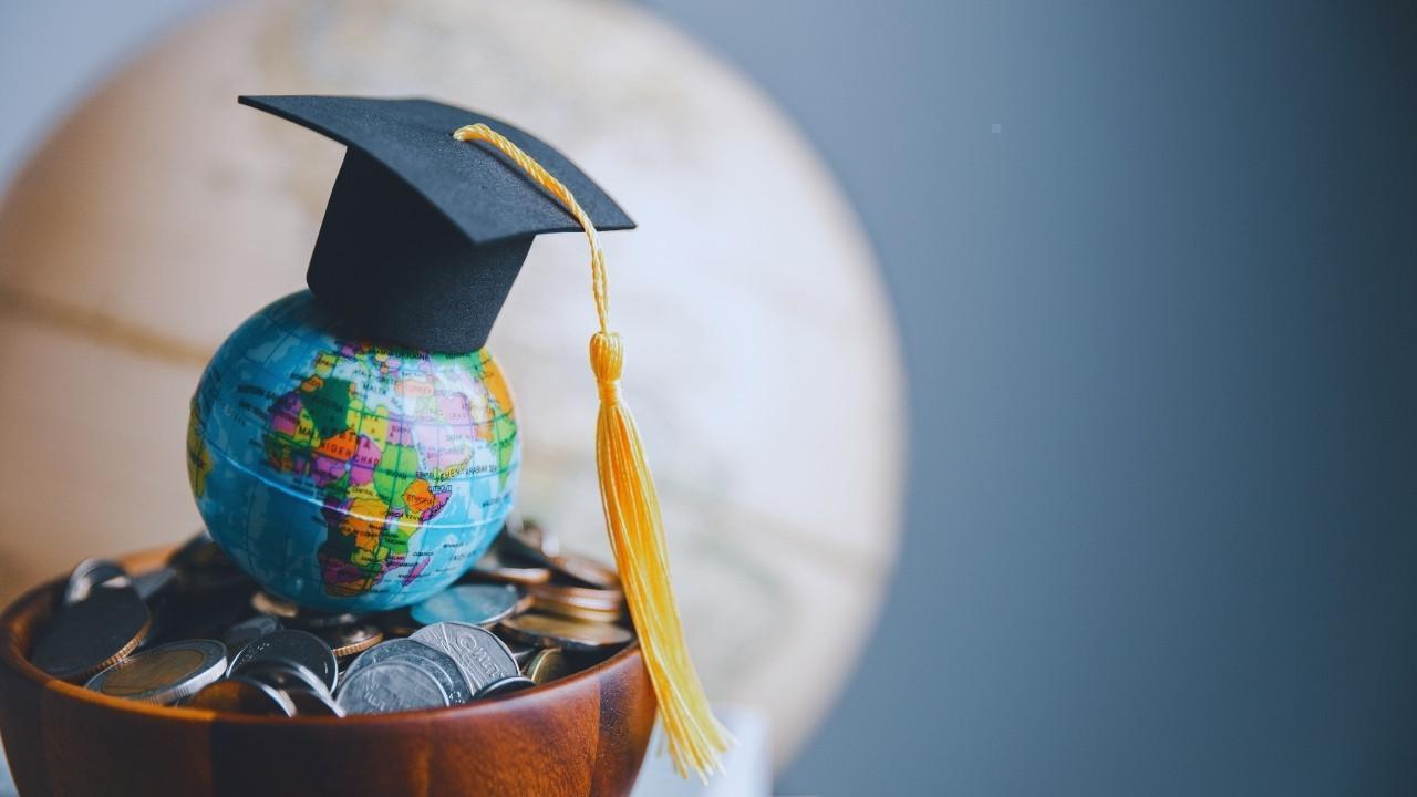 Why Malaysian Students Are Choosing to Study in Australia, UK, and Singapore
