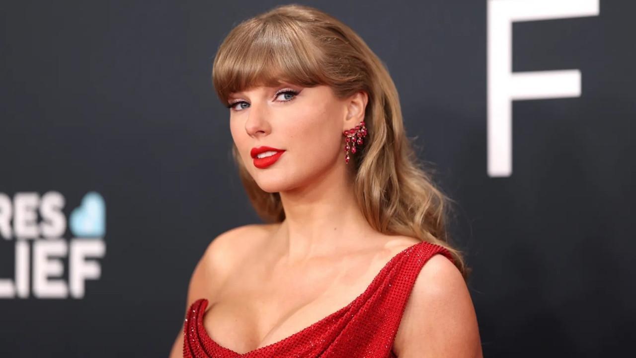 Behind the Curtain: Exploring “The Life of a Showgirl” by Taylor Swift