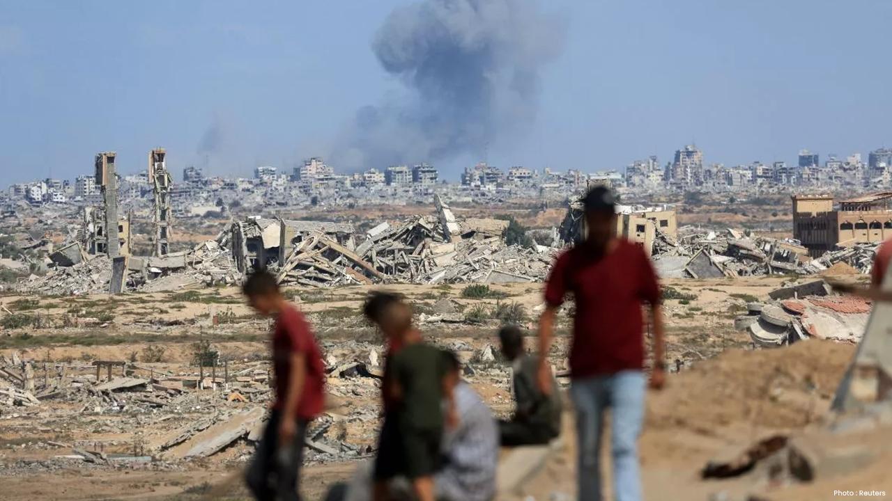 Israel and Hamas Begin Talks on Gaza Peace Plan After Two Years