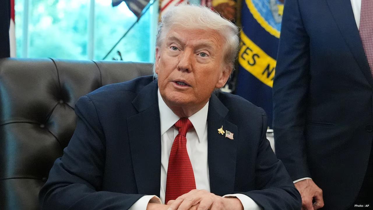 Trump Open to Health Care Deal as U.S. Government Shutdown Continues