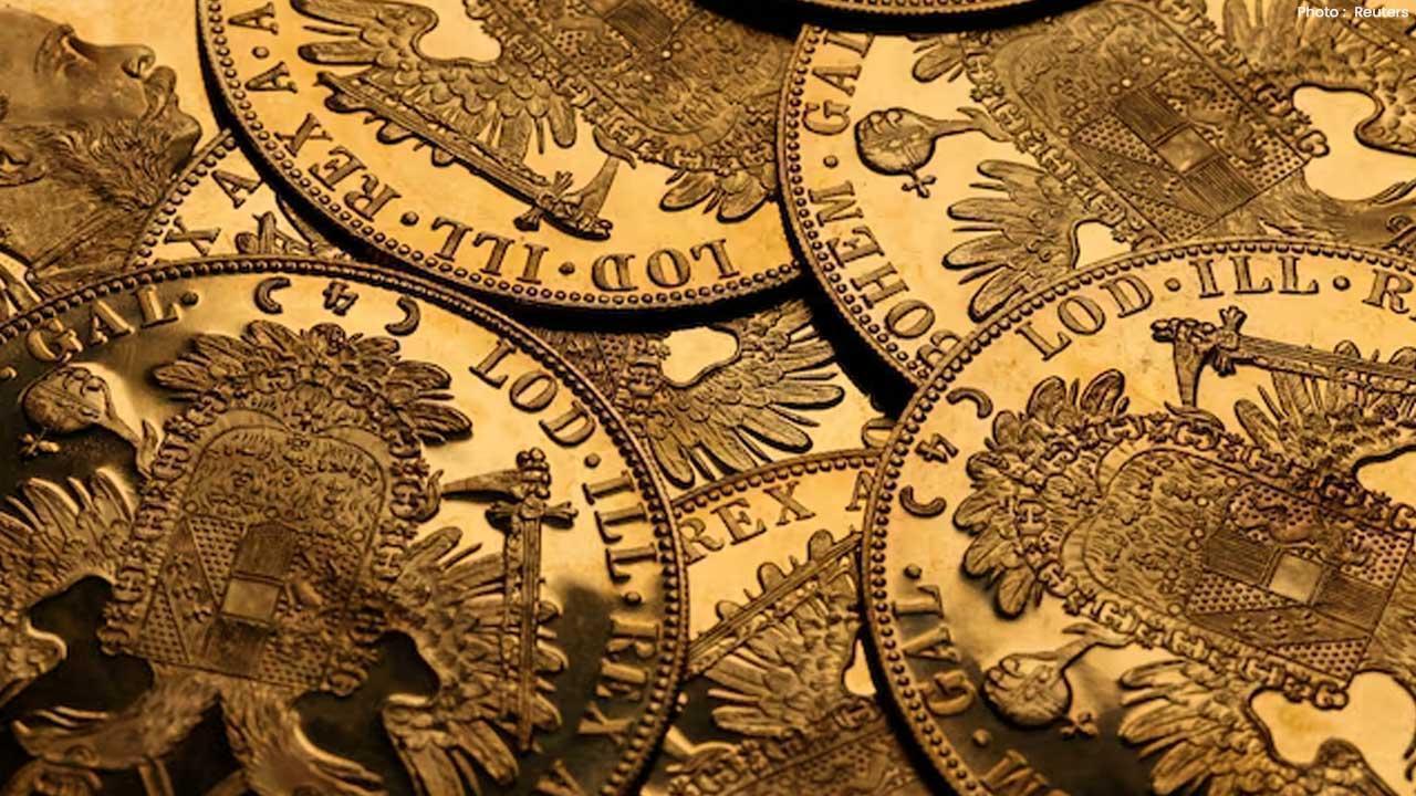 Gold Hits $4,000 Record as Investors Seek Safe-Haven Amid Uncertainty Gold Hits $4,000 Record as Investors Seek Safe-Haven Amid Uncertainty