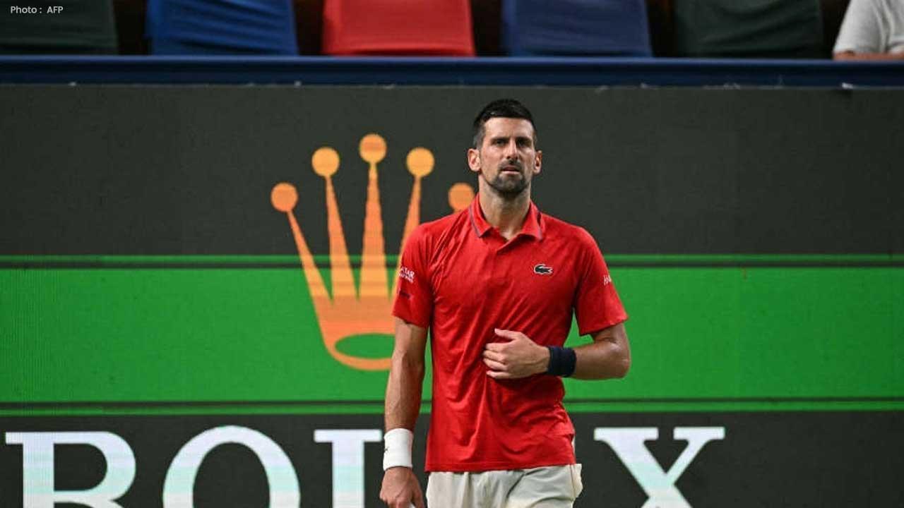 Novak Djokovic Battles Injury to Reach Shanghai Masters Quarter