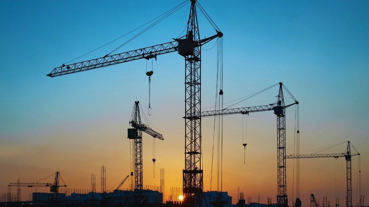 The Return to Industrial Policy: Re-industrializing in a World of Global Shocks The Return to Industrial Policy: Re-industrializing in a World of Global Shocks