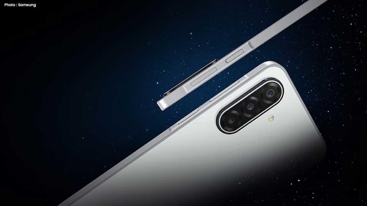 Launched This Week Samsung Galaxy M17, Sony RX1R III & Top Gadgets