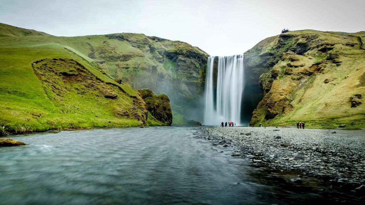 Iceland Road Trip Itinerary: Waterfalls, Glaciers & Northern Lights