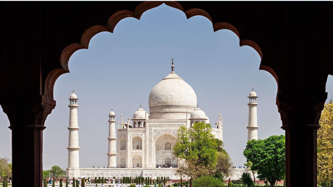 Exploring the Taj Mahal: A Tale of Love and Artistry