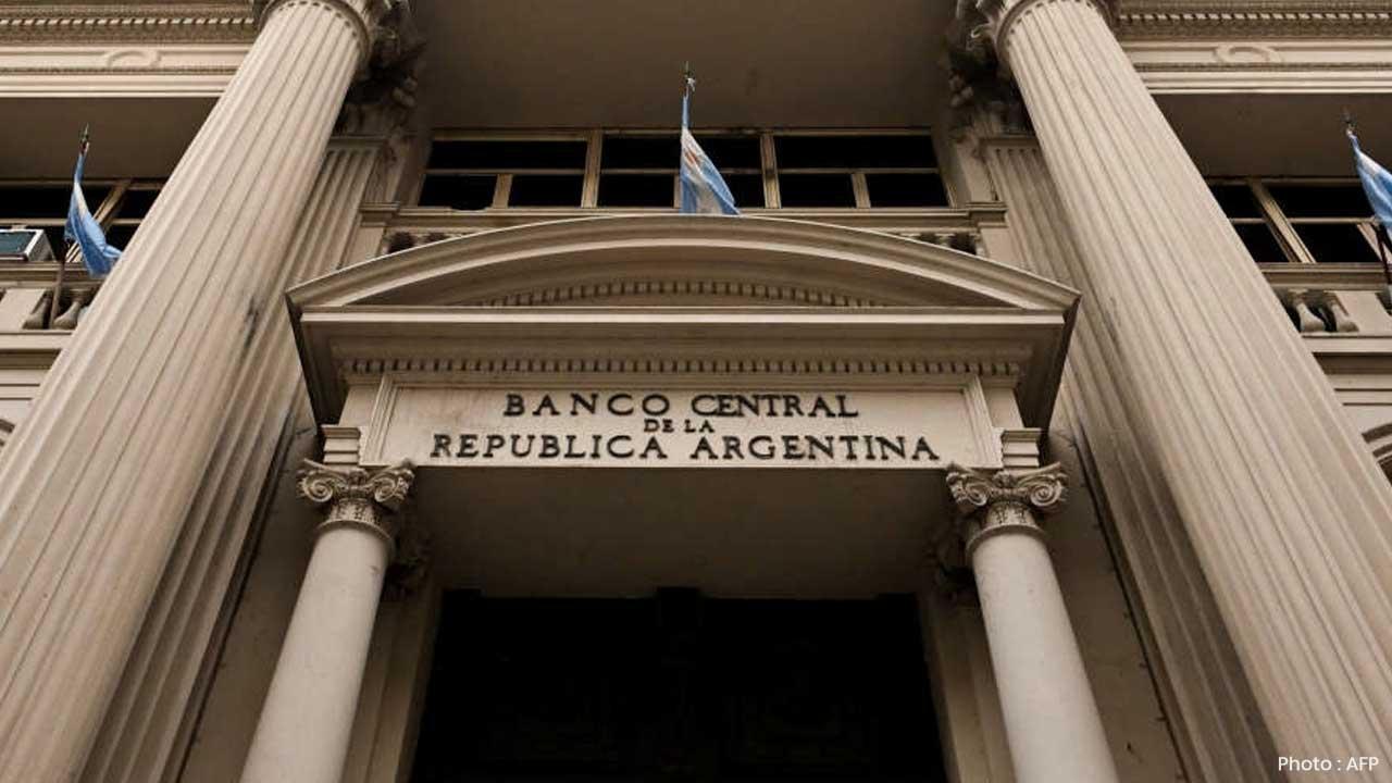 US Signs $20B Currency Swap Deal with Argentina Ahead of Vote US Signs $20B Currency Swap Deal with Argentina Ahead of Vote