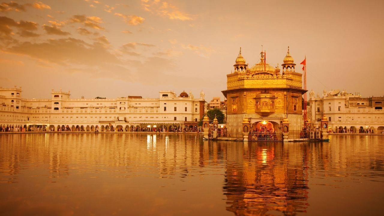 Exploring Amritsar's Golden Temple: A Journey Through Sikh Heritage
