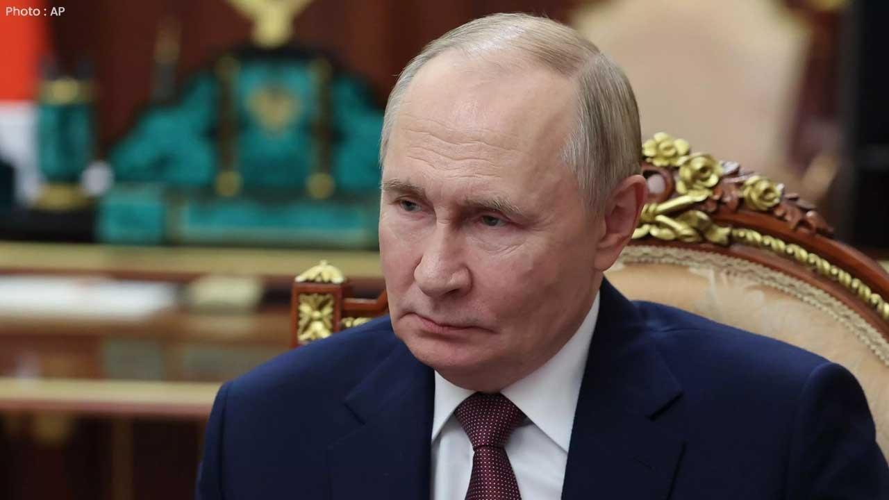 EU Enforces New Sanctions Against Russia, Focusing on Oil and Gas