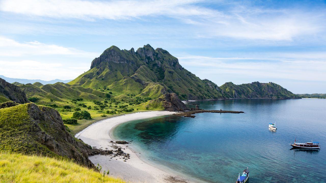 Explore Nusa Molas: The Enigmatic Jurassic Park of Flores
