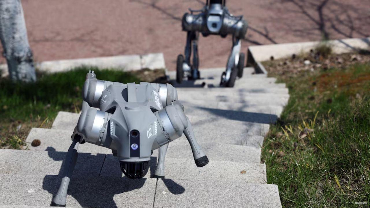 China's DeepSeek AI Revolutionizes Military Capabilities