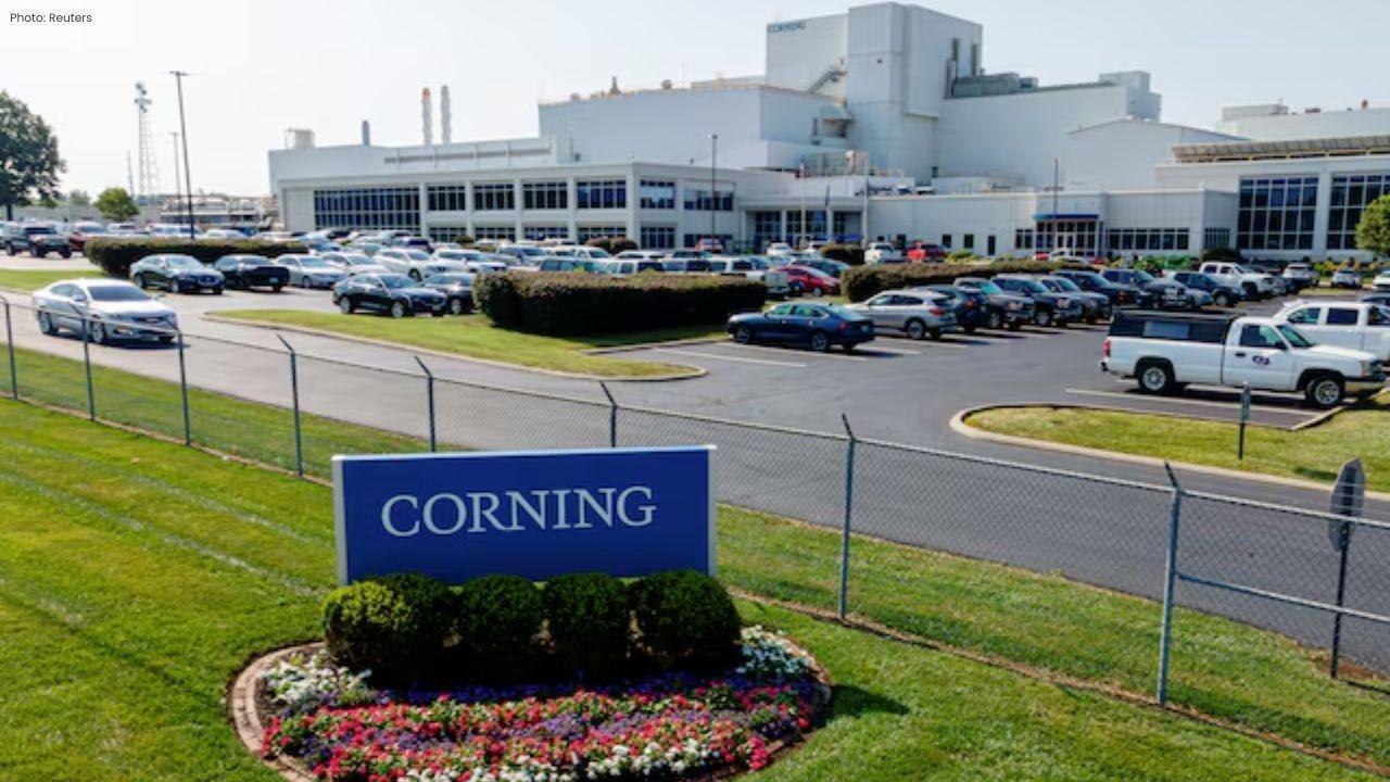 Corning Forecasts Strong Sales Despite Fiber Revenue Drop Corning Forecasts Strong Sales Despite Fiber Revenue Drop