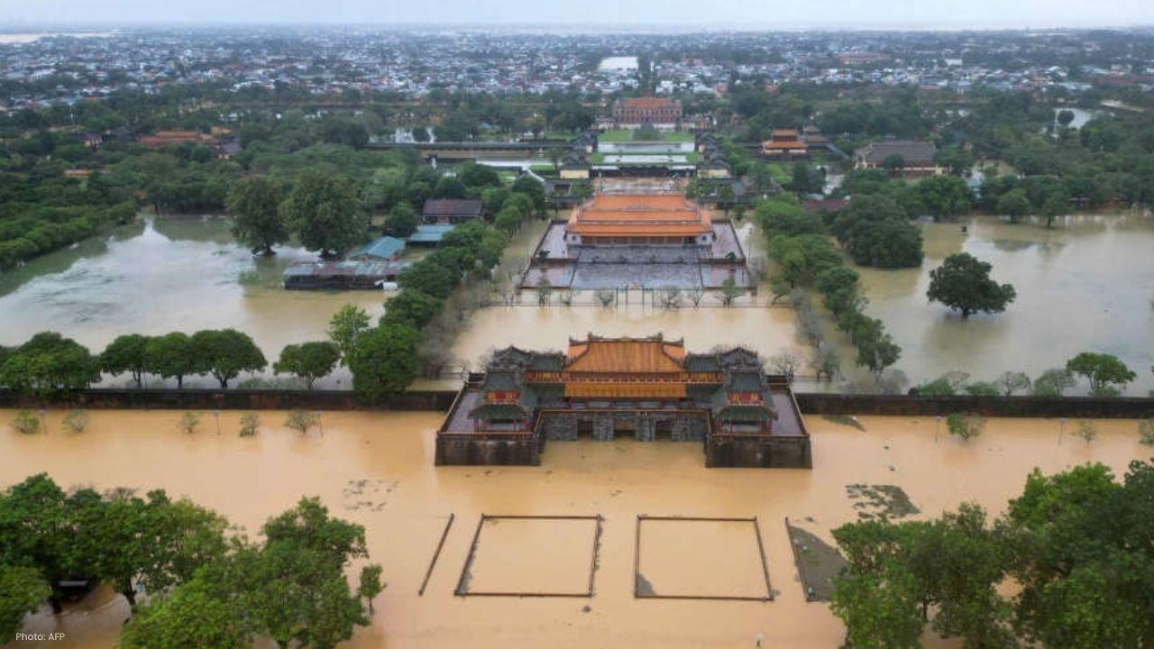 Heavy rains cause deadly floods across central Vietnam Heavy rains cause deadly floods across central Vietnam
