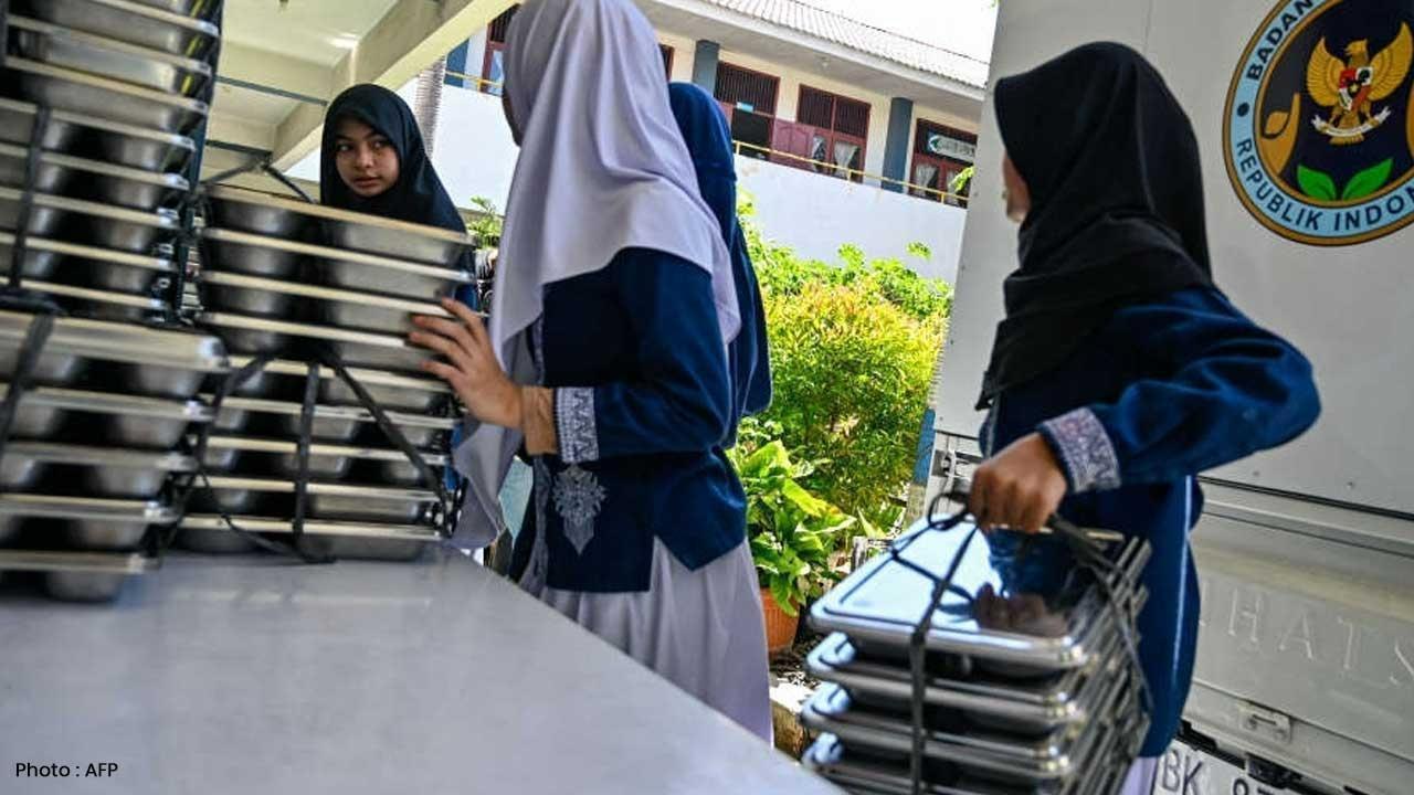 Indonesia Investigates Mass Illness Linked to National School Meal Scheme