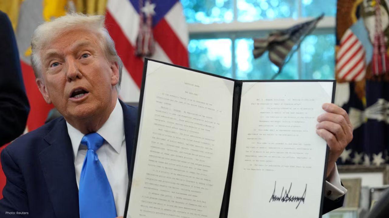 Trump Launches H-1B Crackdown Targeting Indian Workers Trump Launches H-1B Crackdown Targeting Indian Workers