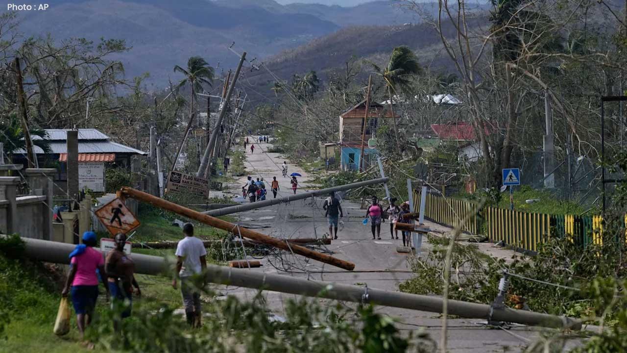 Hurricane Melissa Devastates Jamaica Heads Toward Bermuda