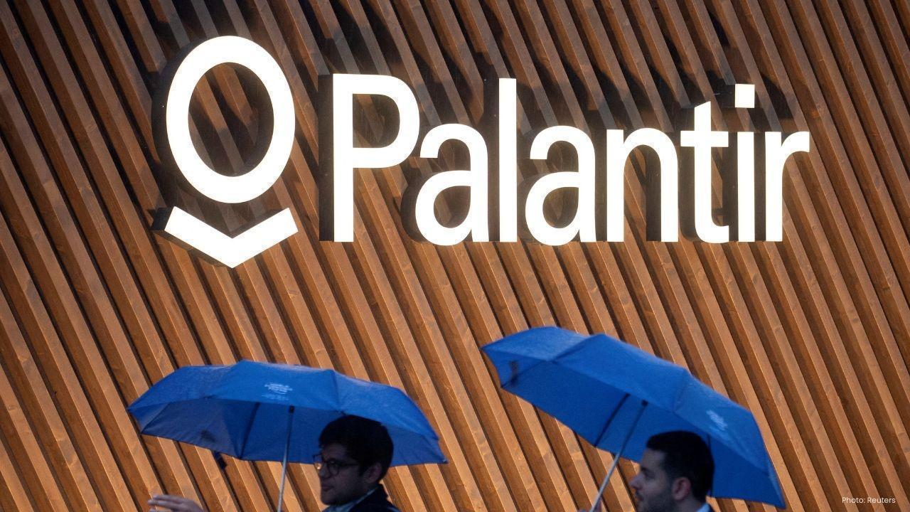 Palantir Slides in Frankfurt Despite AI-Fueled Revenue Beat