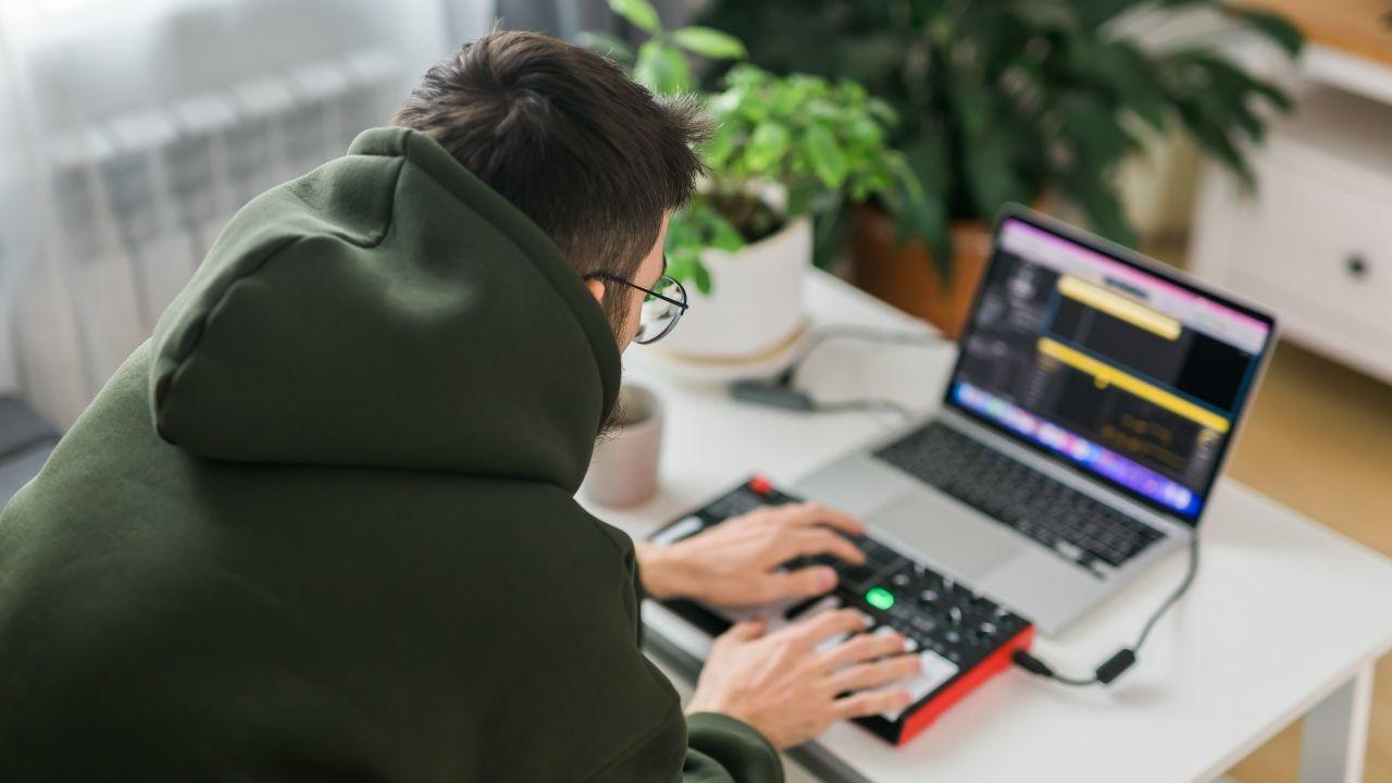 US Prosecutors Accuse Cybersecurity Professionals of Ransomware Extortion