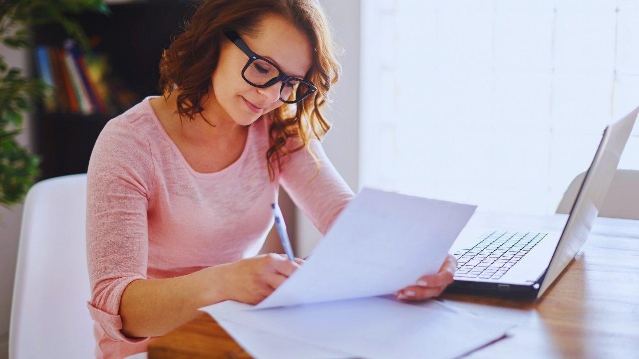 The 2025 Writer’s Toolkit: Turning Public Mood, Tech Change and Policy into Insightful Content