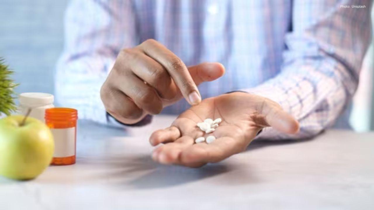 AIIMS Raipur Doctor Issues Caution About Common Antibiotic Risks