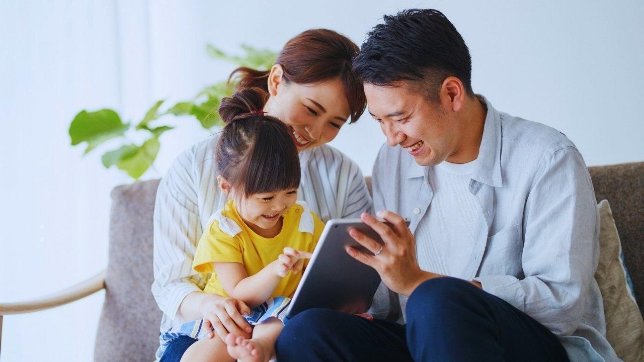 Navigating Parenting Challenges in the Age of Short-Form Content