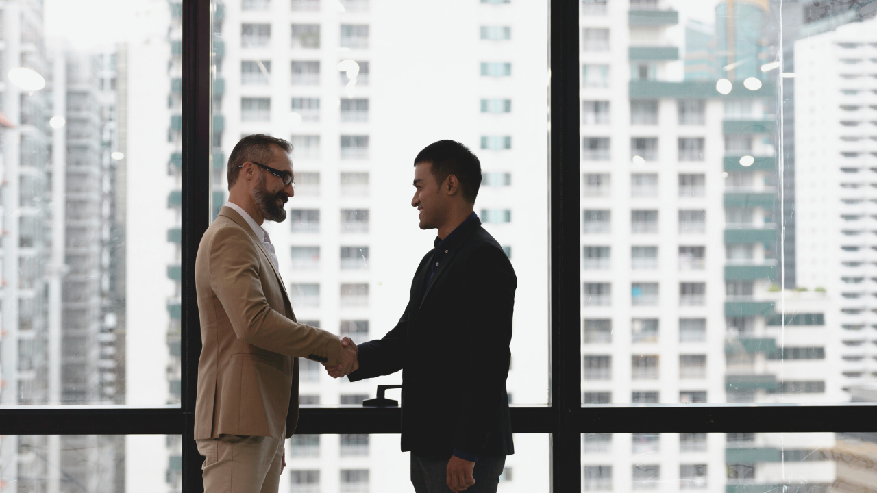 Foreign Buyer’s Checklist: 7 Legal Steps Before Investing in Oman or Bahrain