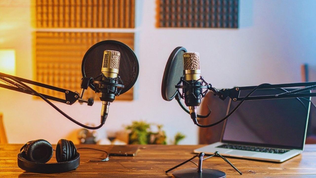 The Rise of Podcasts: Crafting Connections in a Digital Era