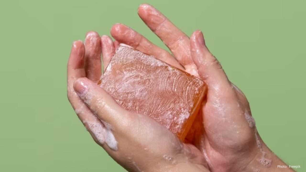 NHS Expert Urges Women: Ditch Scented Soaps for Vaginal Health