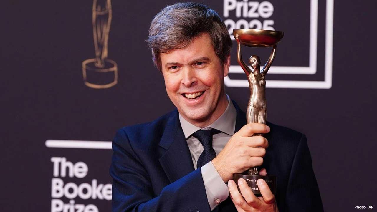 David Szalay Receives 2025 Booker Prize for ‘Flesh’