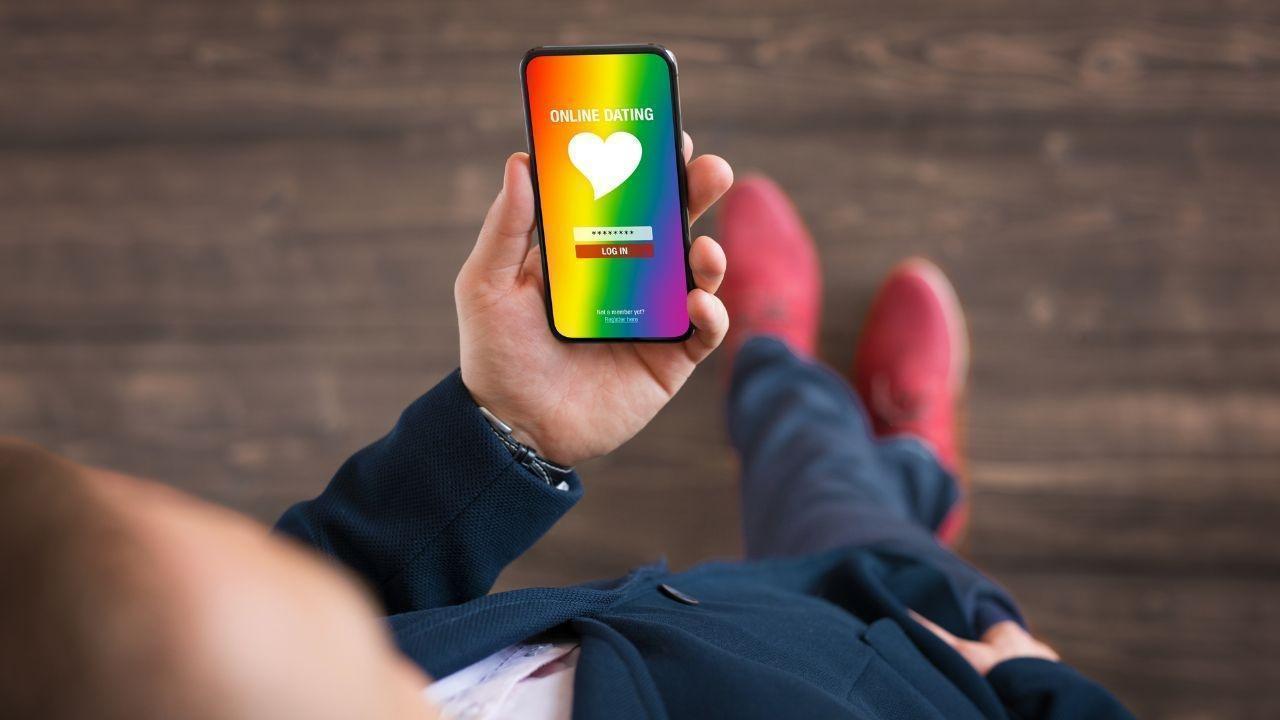Apple Pulls Leading Gay Dating Apps from Chinese Market